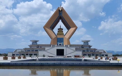 Private Day Tour to Famen Temple and Qian Mausoleum from Xian